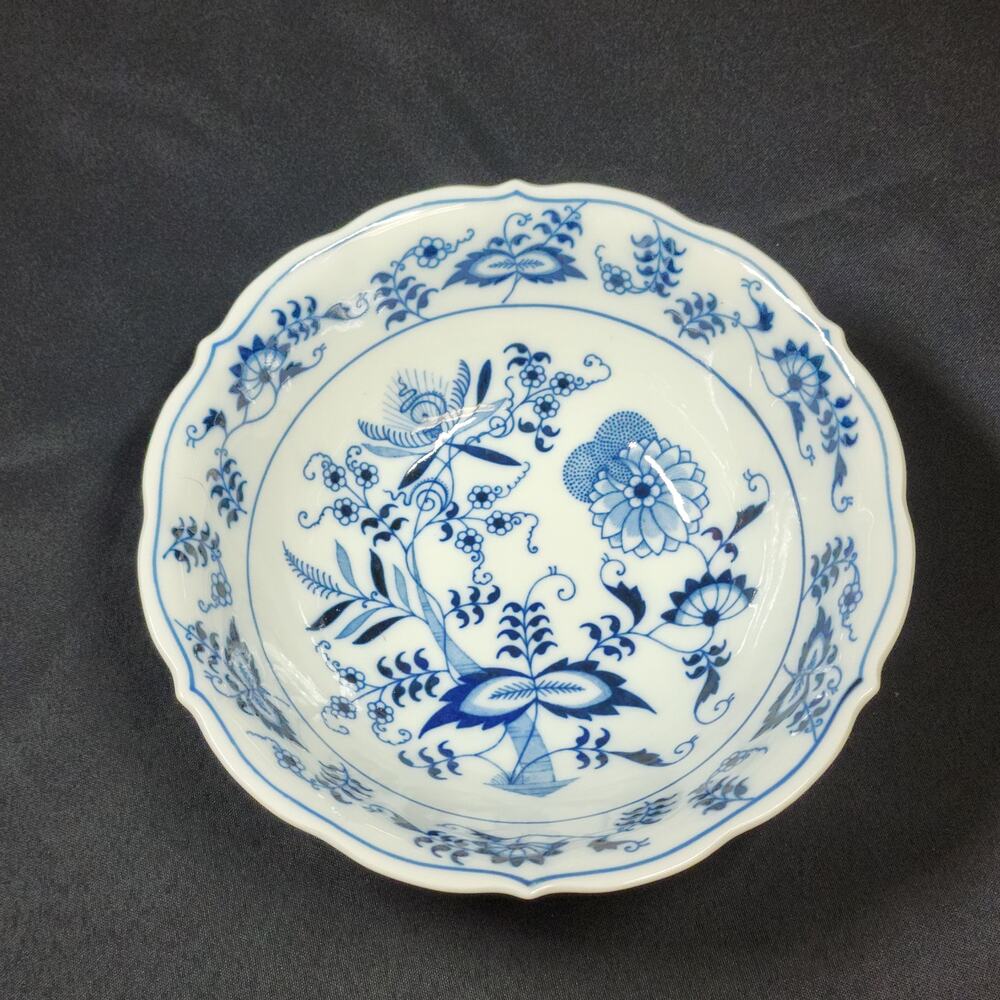 Vintage Blue Danube Large Serving Bowl Porcelain 10" DISCONTINUED Onion Pattern